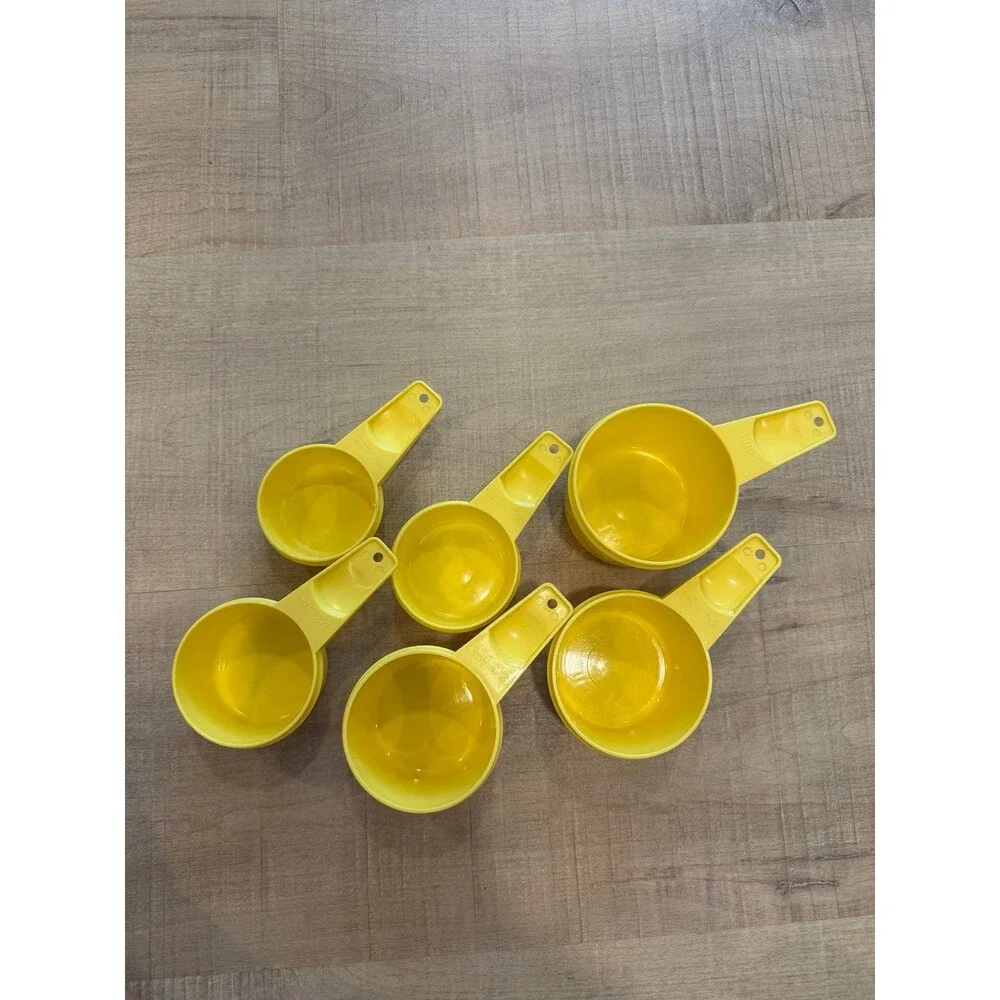 Vintage Tupperware Measuring Cups